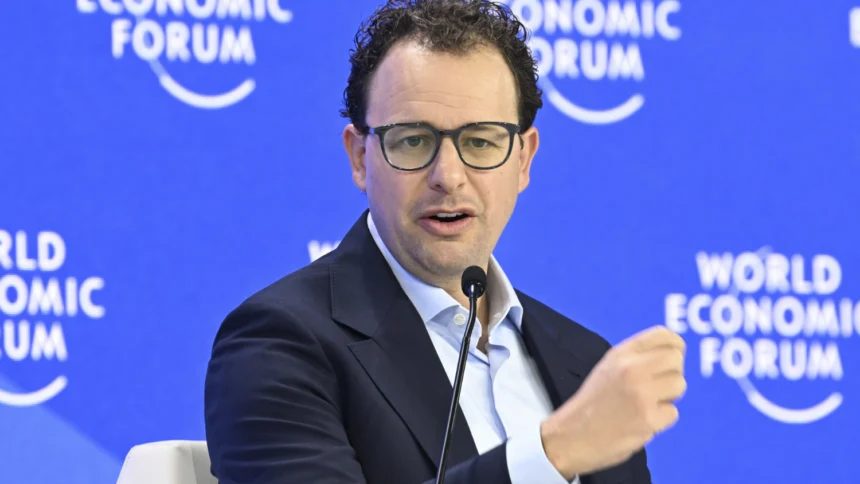 Pesquisador deixa a Anthropic e diz que empresas de IA estão apostando com a vida das pessoas